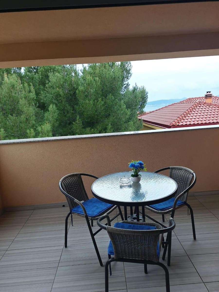 Apartment Mate