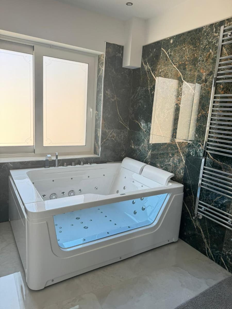 Nuance Suite & Rooms