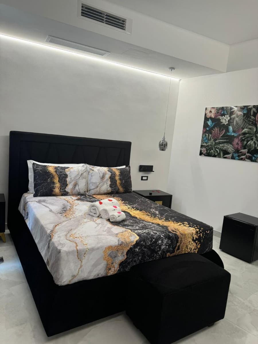 Nuance Suite & Rooms