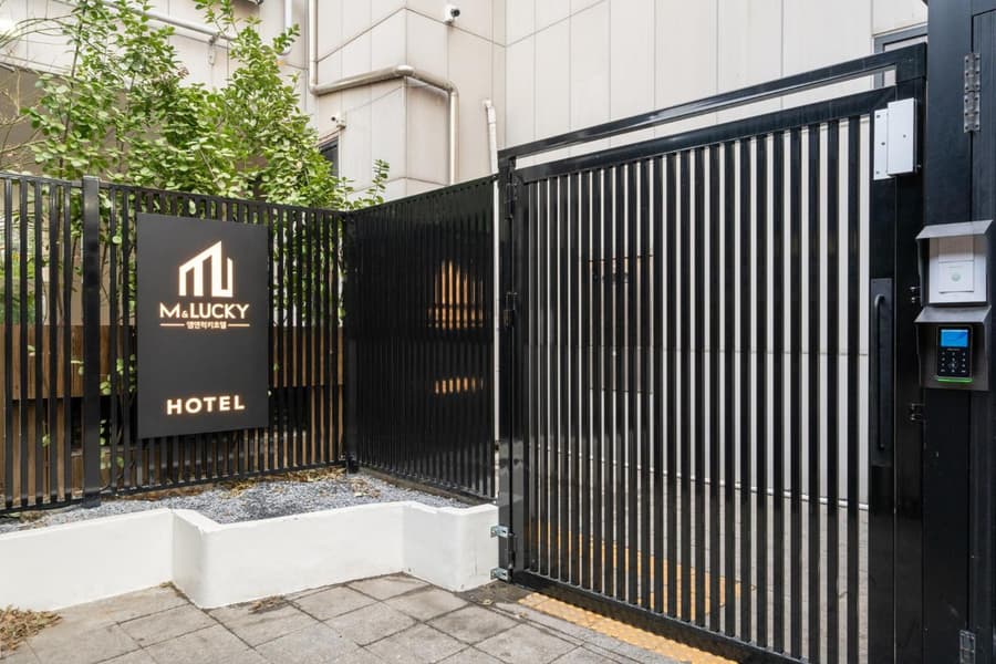Mnlucky Hotel