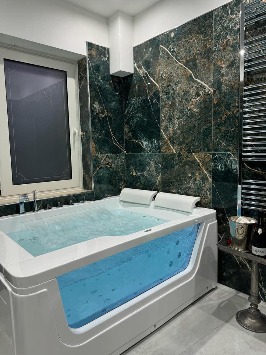 Nuance Suite & Rooms