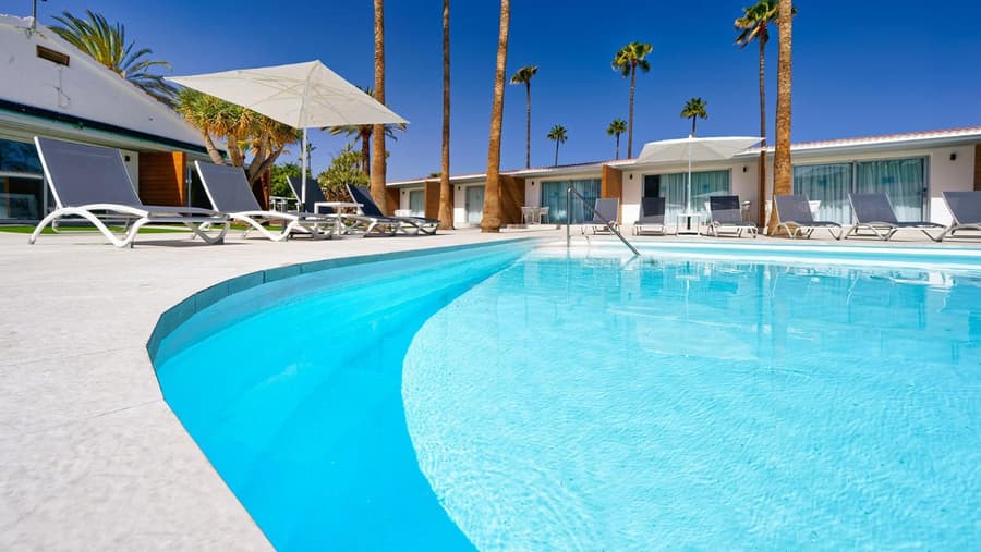 Sanom beach Resort by youRoom Only Adults