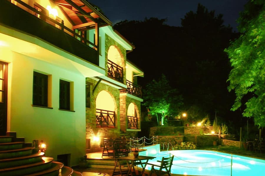 Kazaviti Luxury Suites