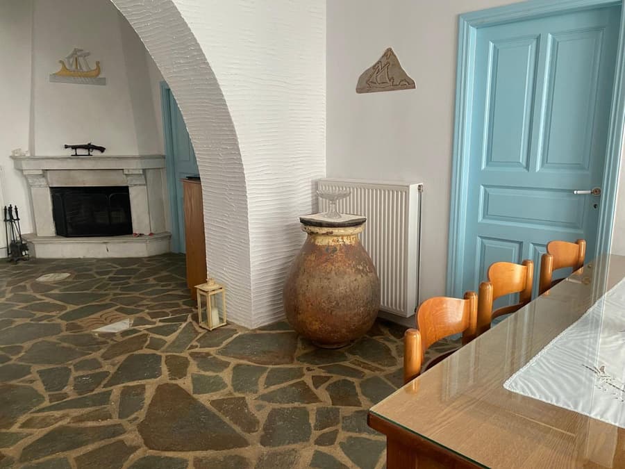 Traditional stone house - Tarabados Tinos