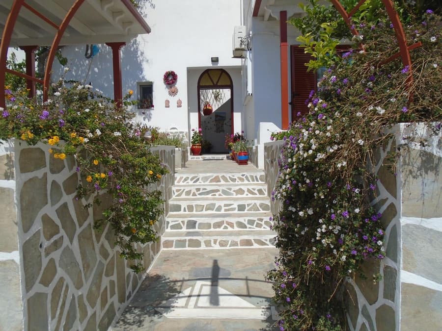 Helios Serifos