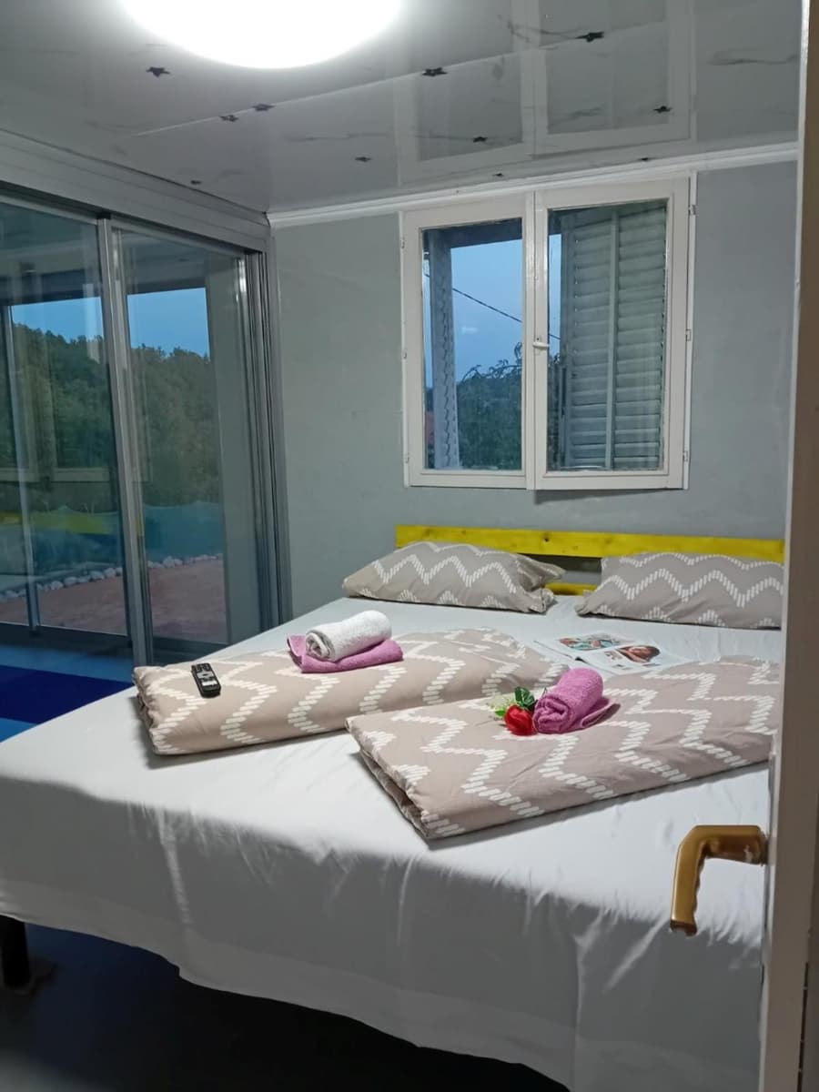 Gyps Vikendica with Swimming Pool and Sauna