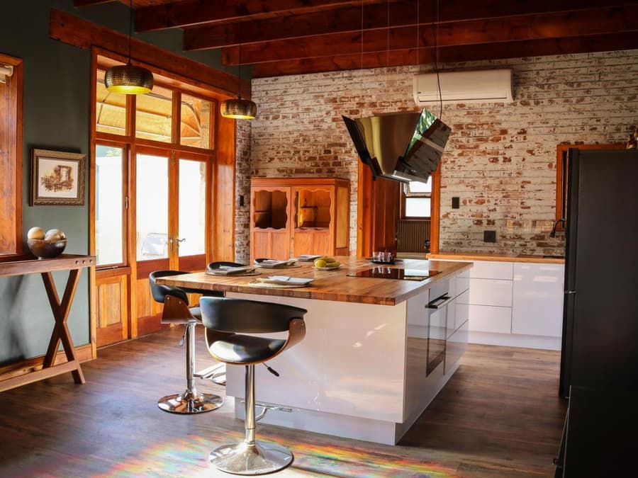 La Pension Guest House