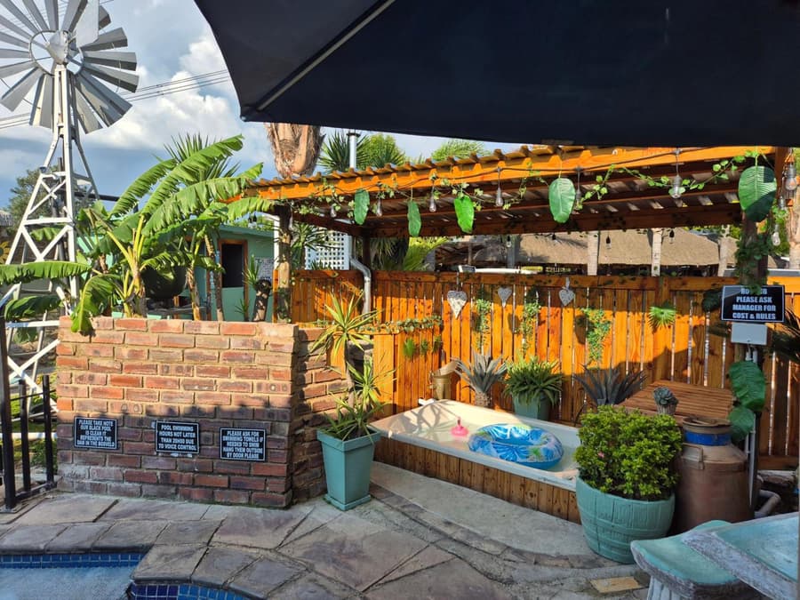 Bosveld In Die Stad Lodge