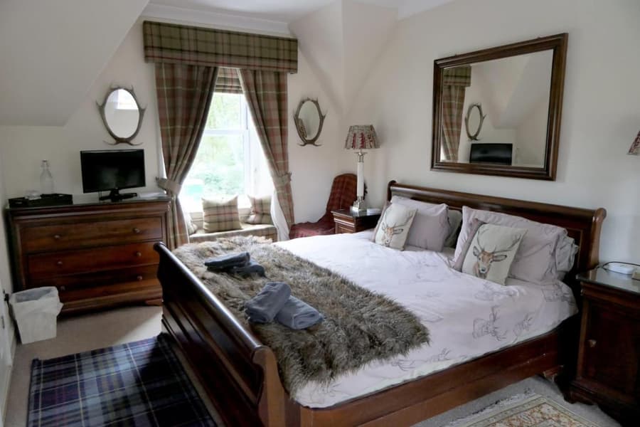 The West Highland Way Hotel and Campground Rooms and Pitches