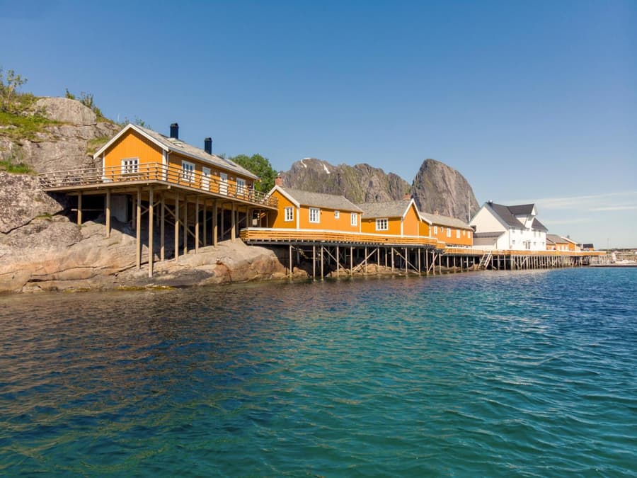 Sakrisøy Rorbuer