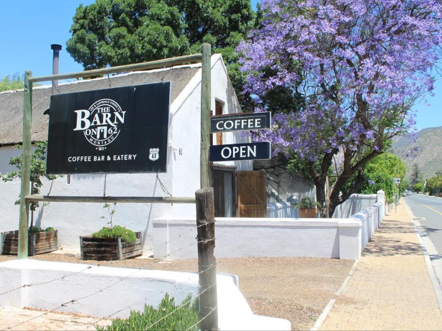 The Barn On 62 - Cottages