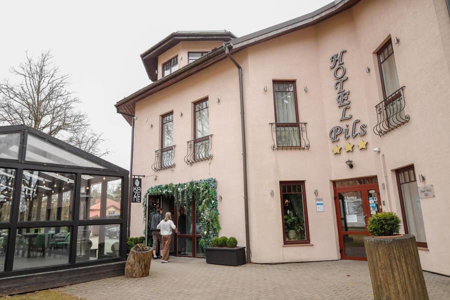 Hotel Pils with Self-Check in
