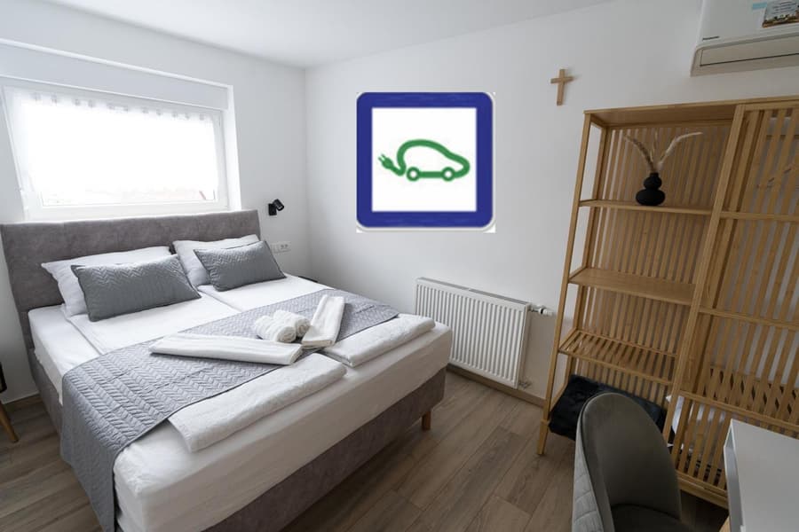 Double Room with Breakfast Parking and EV ready