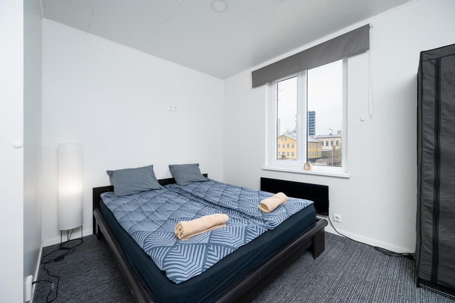 Apartment 6 - Cozy 2BR Apartment, Bus Station, Easy City Access