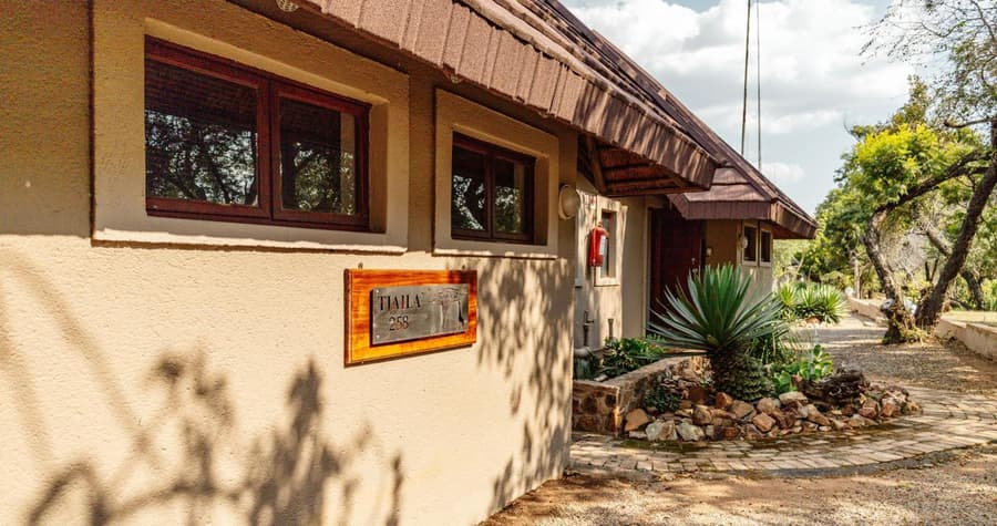 Mabalingwe Nature Reserve - Elephant Lodge - Tjaila