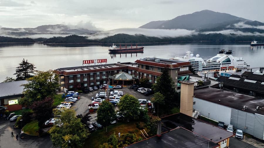 Crest Hotel