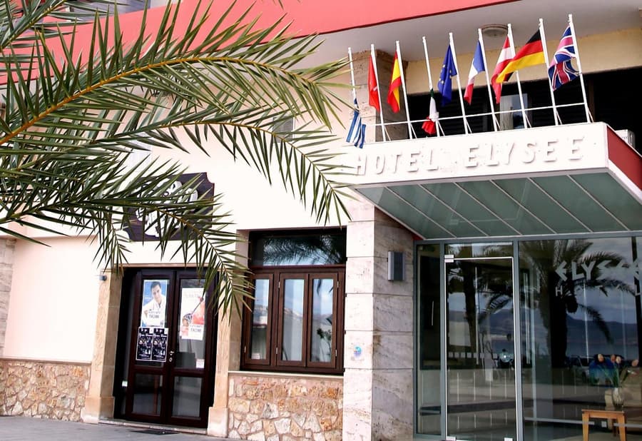 Elysee Hotel