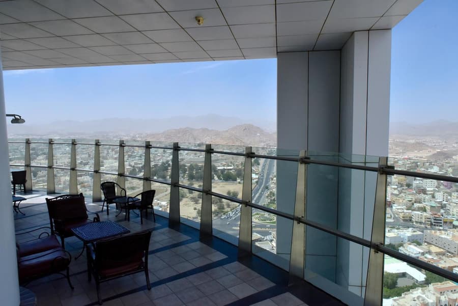 Awaliv Hotel