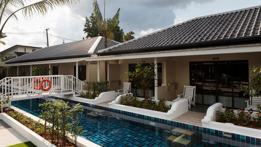 Tuana Hotels Brook Pool Access
