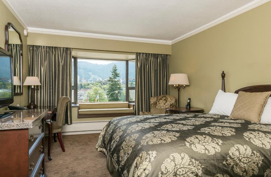 Crest Hotel