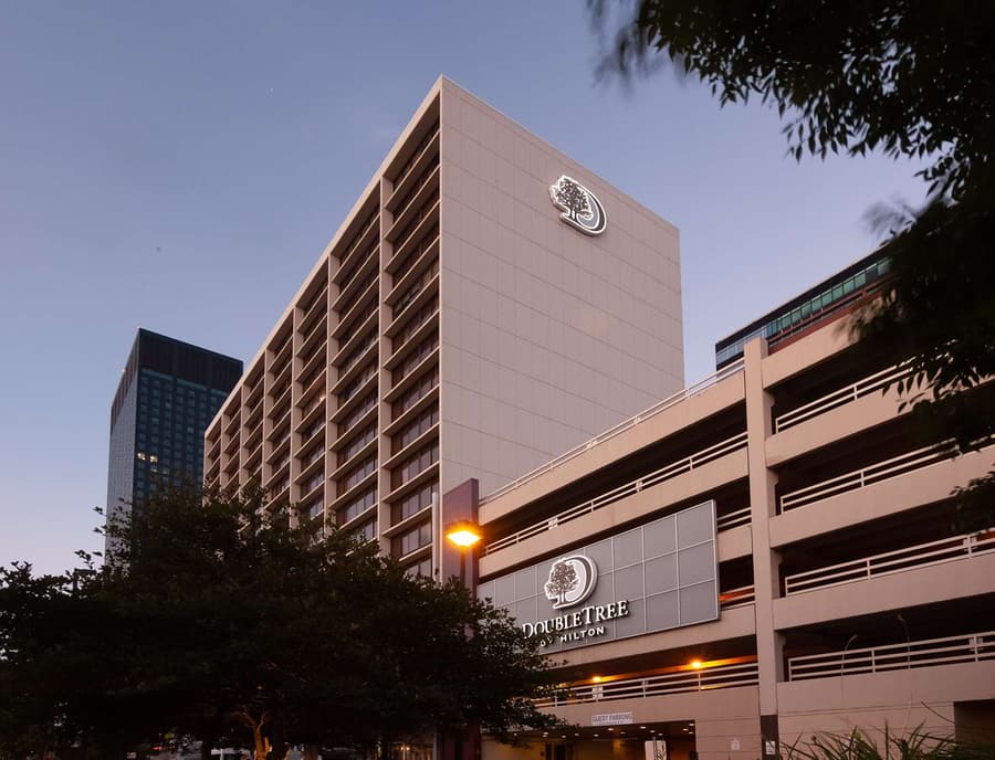 DoubleTree by Hilton Cleveland Downtown Lakeside