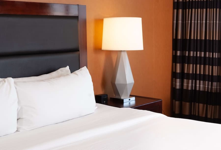 DoubleTree by Hilton Cleveland Downtown Lakeside