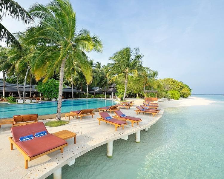 Royal Island Resort & Spa
