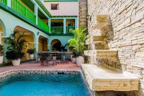 Hotel E La Calesa - Cubanacan